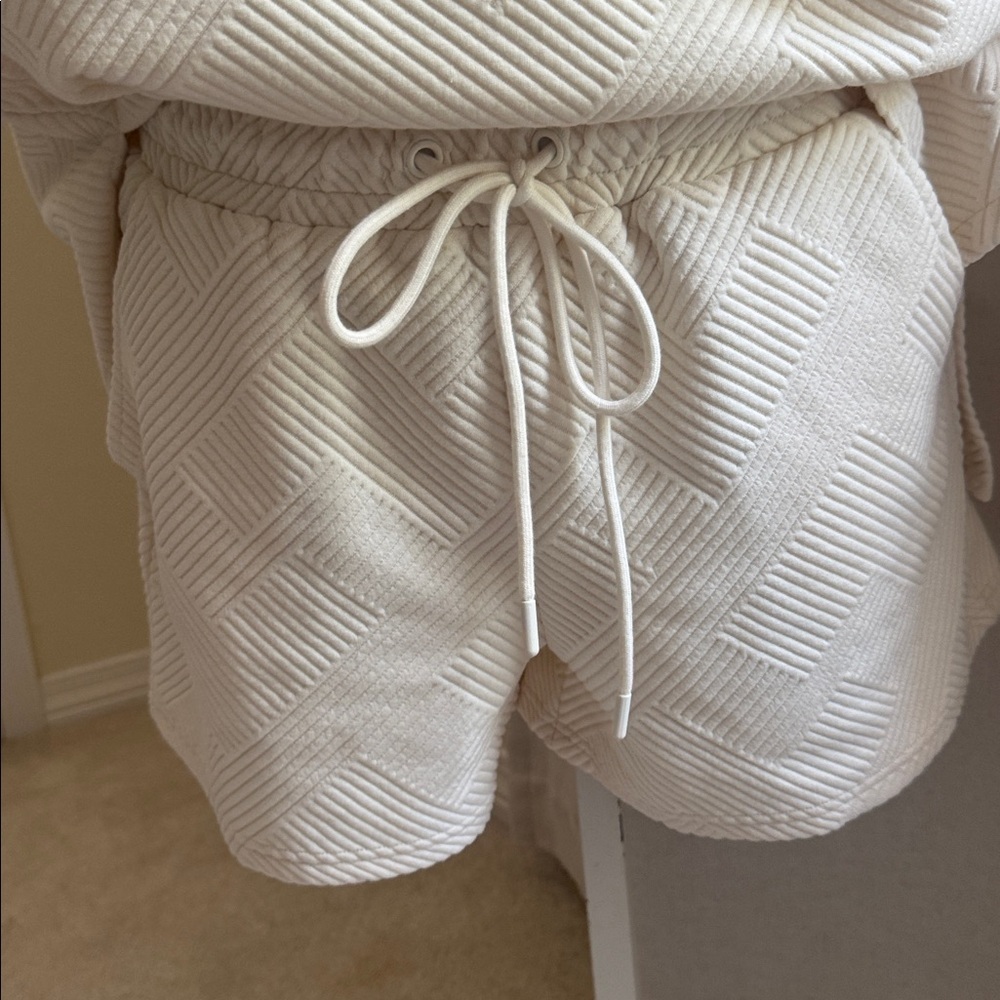 Shorts Set - Picture 3 of 9